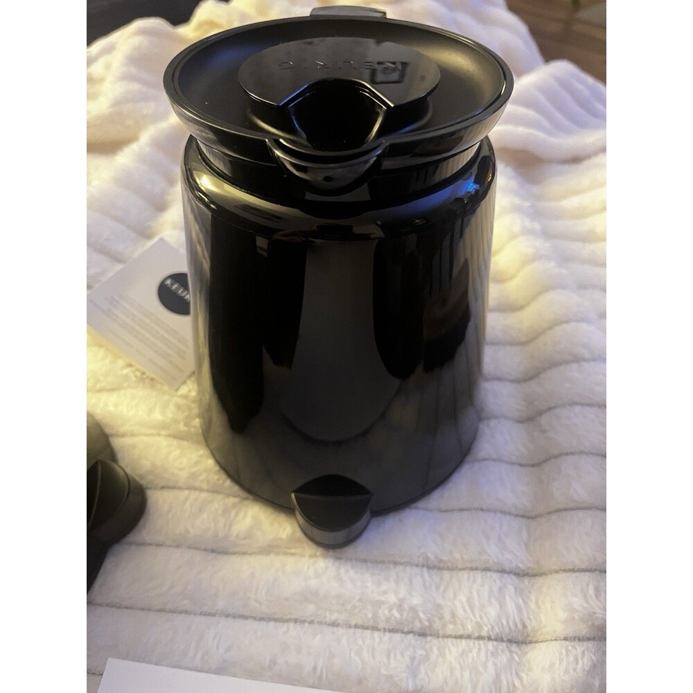 Keurig 2.0 Replacement Carafe Black and Chrome Coffee Pot and Lid 4 Cup